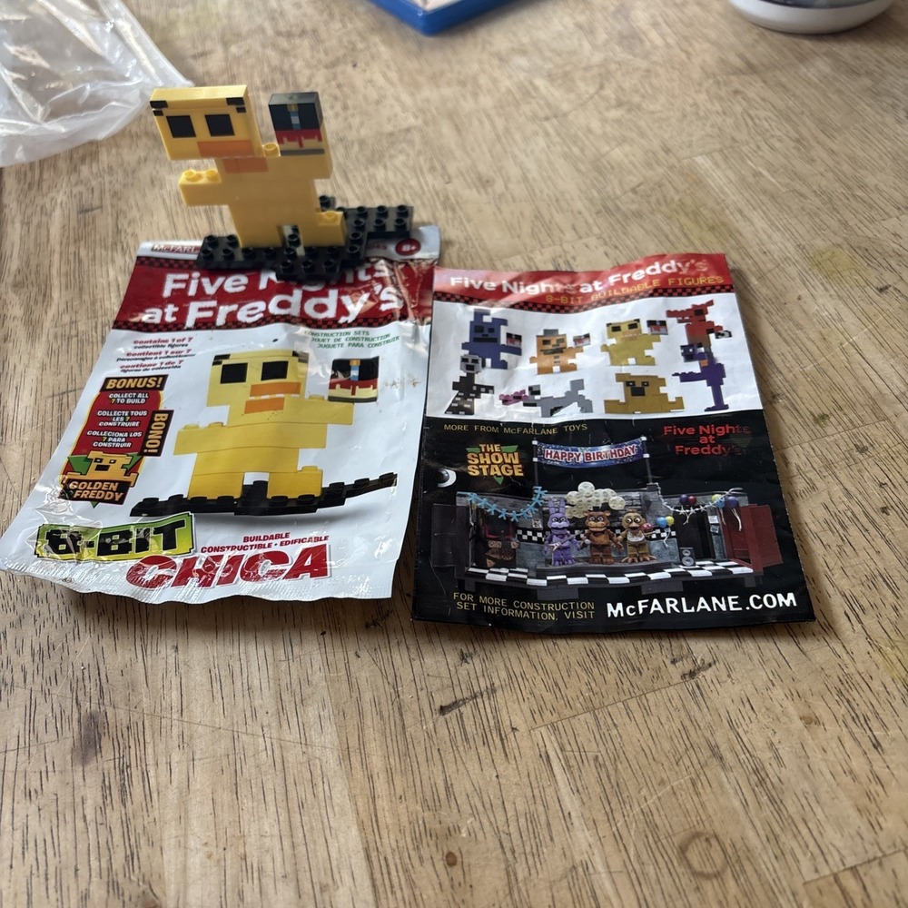 McFarlane Five Nights At Freddy's CHICA 8-Bit Construction Set 12043 Figure 2016